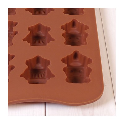 Форма силиконовая для шоколада "Роботы" 20*10 см, 12 ячеек