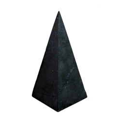 Пирамида из шунгита неполированная высокая, размер основания 70-75мм