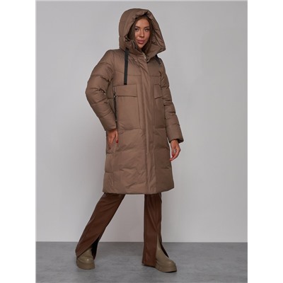 Пальто утепленное молодежное зимнее женское коричневого цвета 52331K