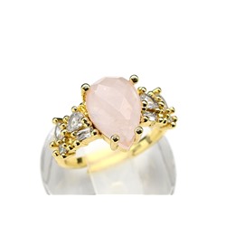 Женское кольцо с розовым кварцем и цирконами из ювелирного сплава