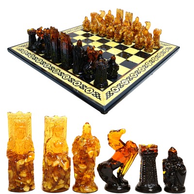 Шахматы из янтаря "Резные" 495*495мм