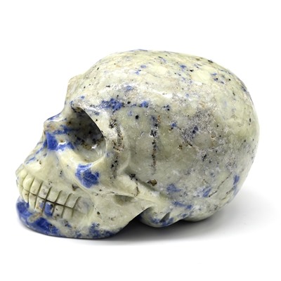 Резной череп из лазурита 99*68*65мм, 789г.
