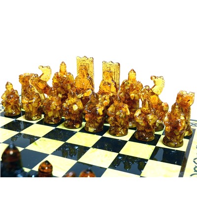 Шахматы из янтаря "Резные" 495*495мм