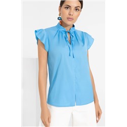 Голубая блузка с разрезом по переду