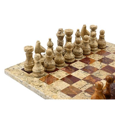 Шахматы из ракушечника с коричневым ониксом 300*300мм