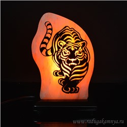 Соляной светильник большой с узором "Тигр" 118*78*180мм 1,5-2,5кг, свечение белое