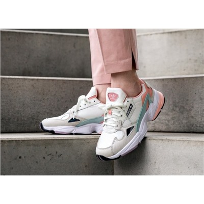 Adidas Falcon W