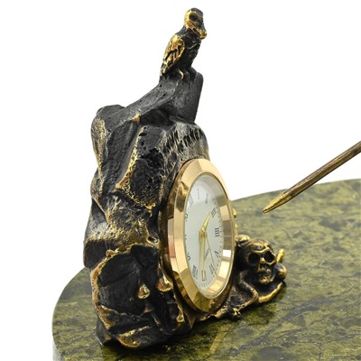 Часы богатырь из бронзы на подставке из змеевика 150*95*95мм