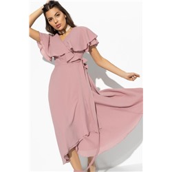 Розовое платье с оборками и поясом