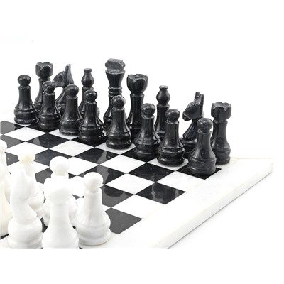 Шахматы из мрамора белого с черным 300*300мм уп. бархат