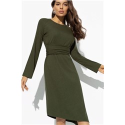 Зелёное платье с втачным поясом
