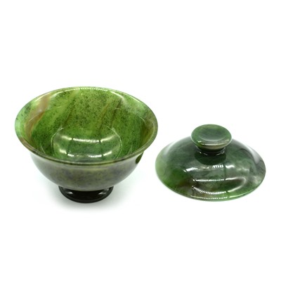 Чаша с крышкой из камня нефрит "Гайвань" 96*96*80мм