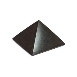 Пирамида из малинового кварцита полированная, размер основания 40мм