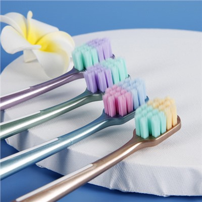 Набор зубных щеток со скребком для языка (5 шт.)