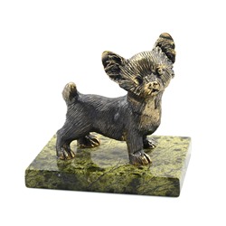 Собака Чихуахуа из бронзы на подставке из змеевика 80*60*75мм.