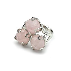 Модное кольцо с розовым кварцем, серебристое
