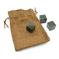 Камни для охлаждения напитков в холщевом мешочке 3 кубика из нефрита