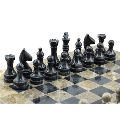 Шахматы из ракушечника с черным мрамором 370*370мм