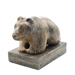 Скульптура из кальцита "медведь кальц. м/р" 70*45*55мм