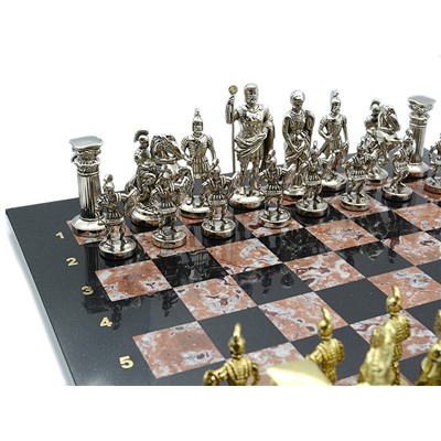 Шахматы  подарочные с металлическими фигурами "Римляне", 400*400мм